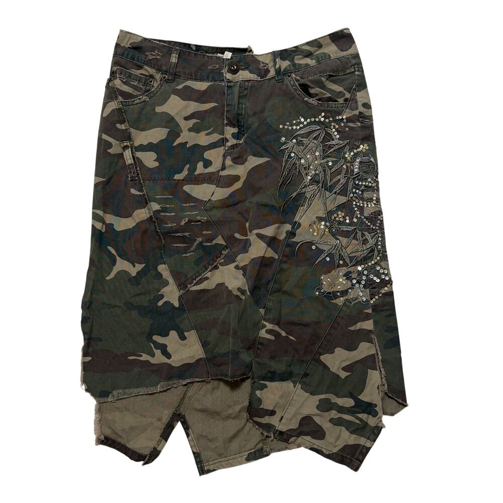 VTG Y2K Camo Geisha Embroidered Sequin Asymmetrical Skirt
